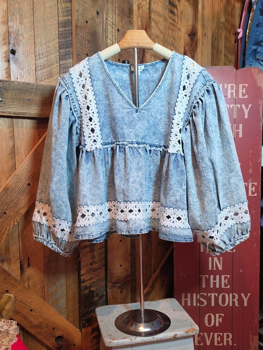 227p POL Light Wash Denim-Effect Tunic with White Lace Trim